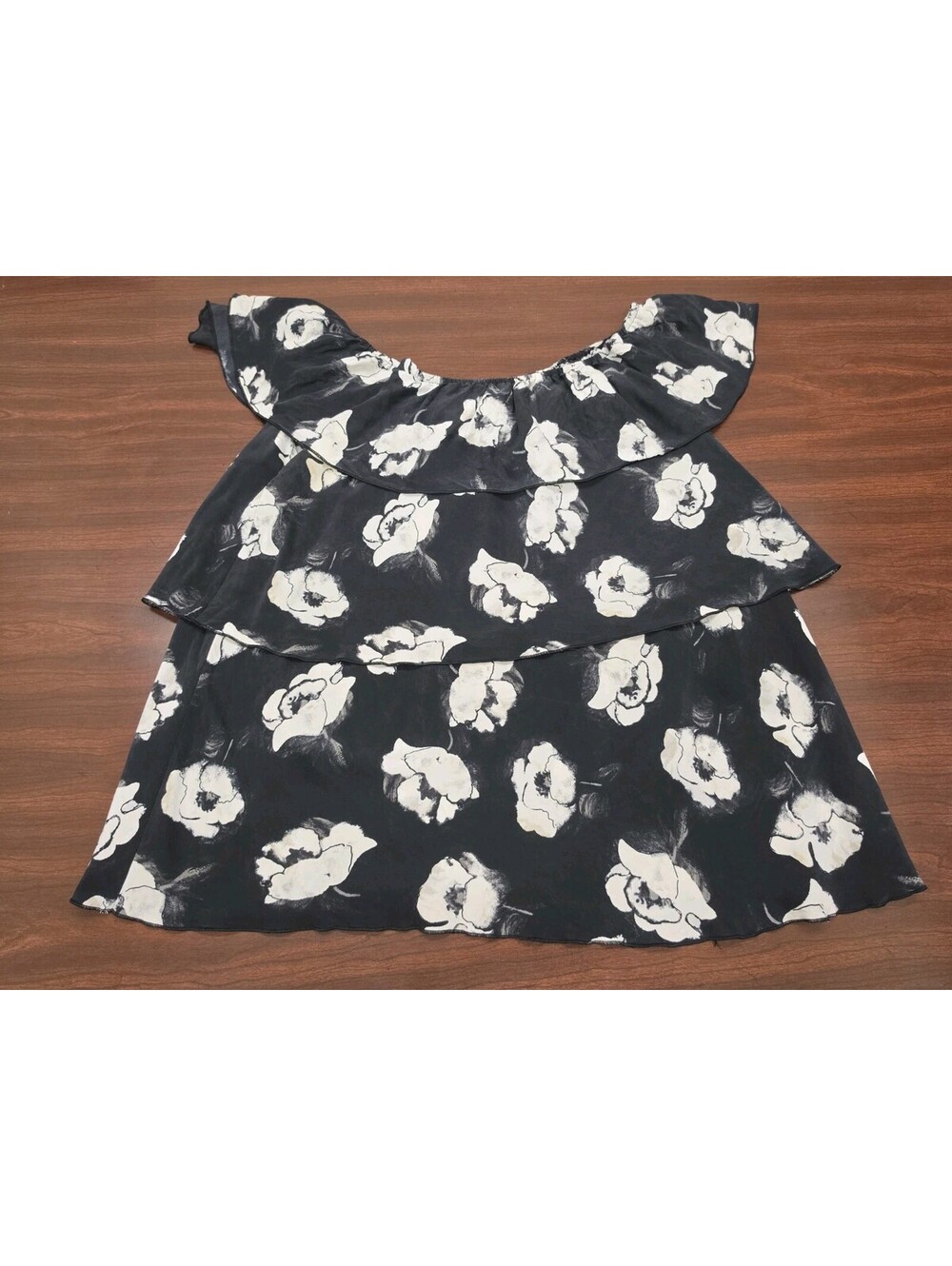 White House Black Market M 100% Silk Black White Floral Blouse Romantic Bohemian